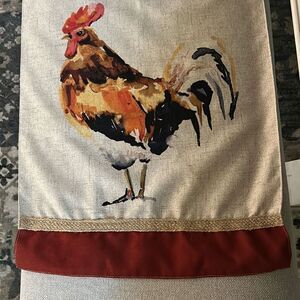 Rooster Tablerunner 70”